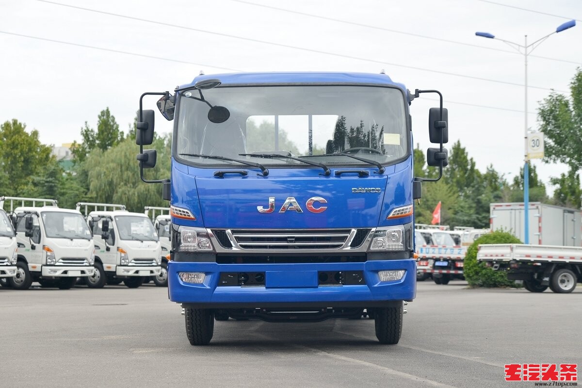 tvrnqmqz5t01036.jpg
