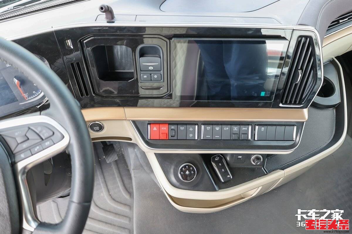 ev330b5qtsv8935.jpg