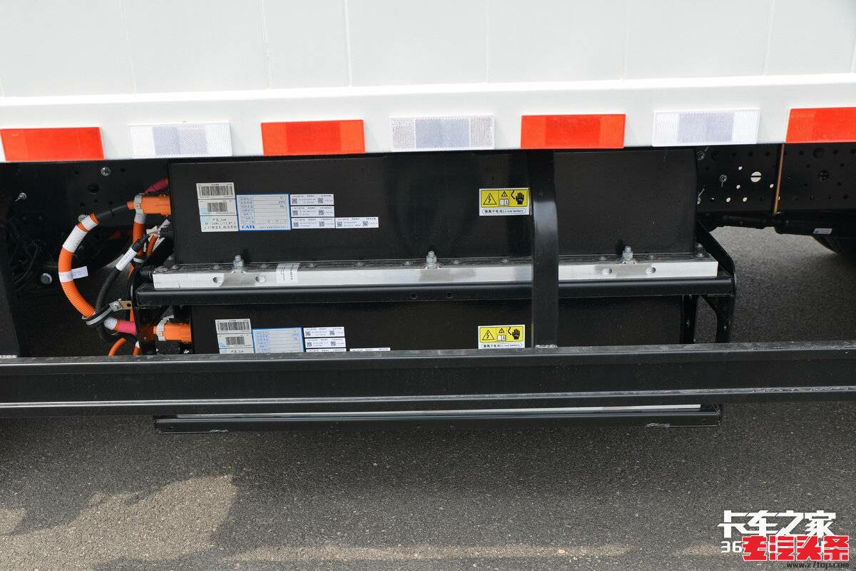 hdw20pk4ooz7869.jpg