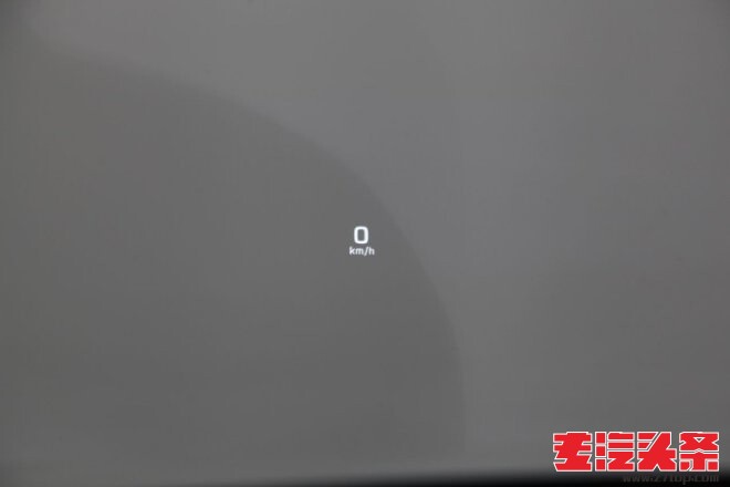 s5jbyza1eia3099.jpg