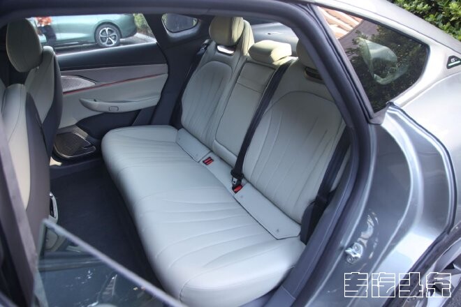 yp3zdpxn1vl8665.jpg