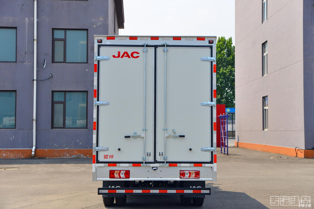 uddq452jwpe54.jpg