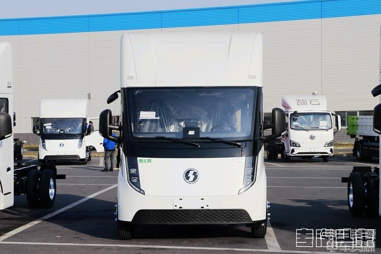 ubzr5p5pqxp1360.jpg