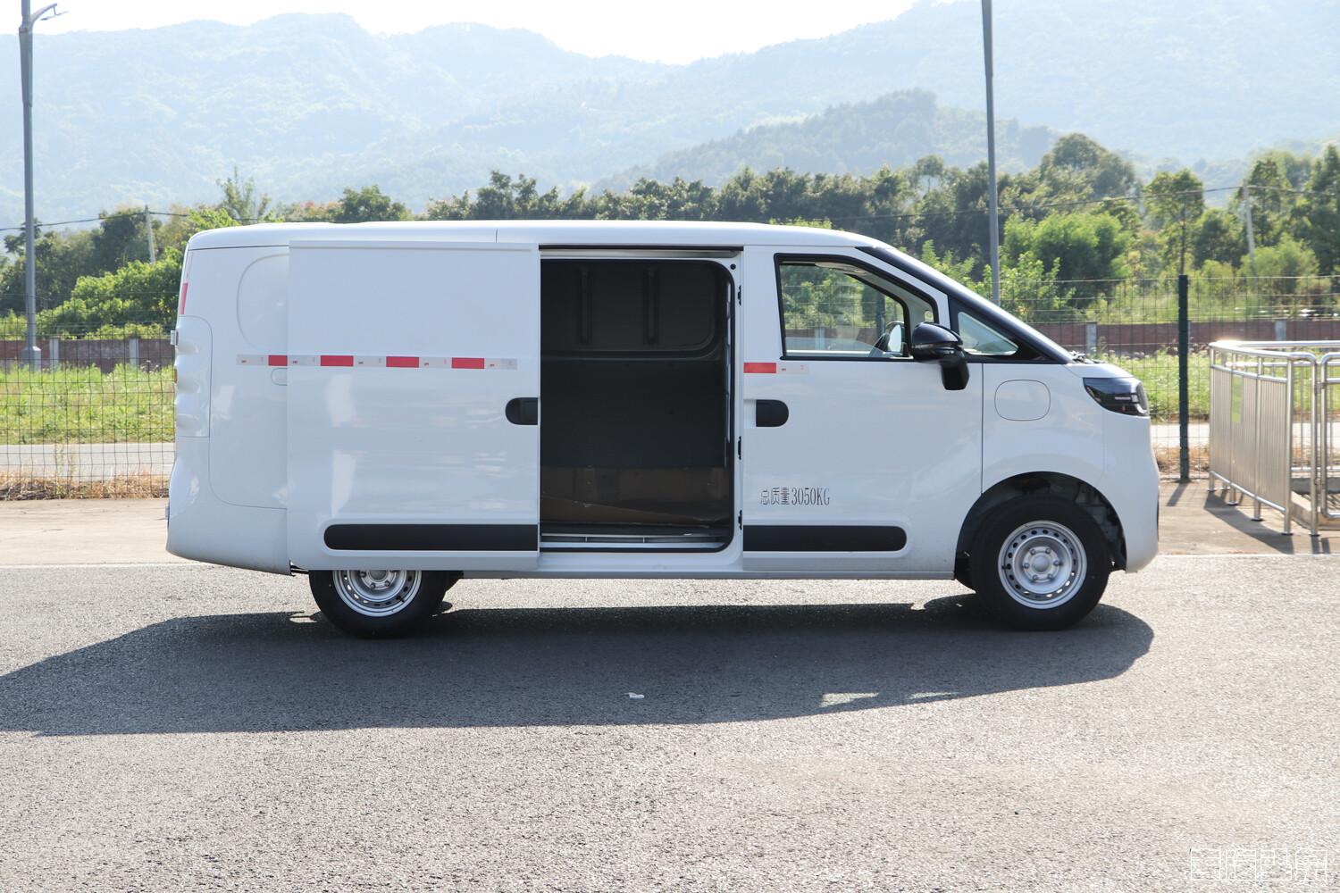 giv1a55rmv01516.jpg