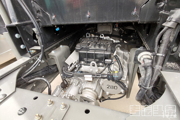 zri3a2vxa3x1231.jpg